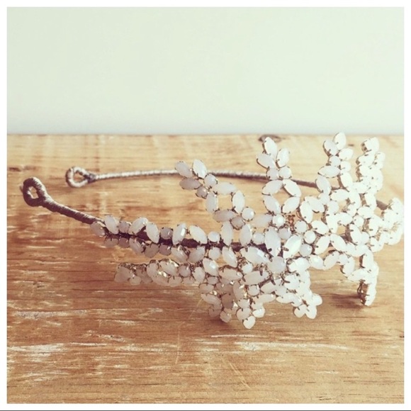 Untamed Petals Celeste Bridal Headpiece Headband - Picture 1 of 14